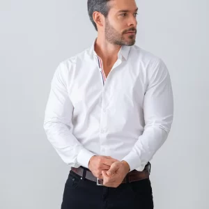Camisa blanca casual para hombre